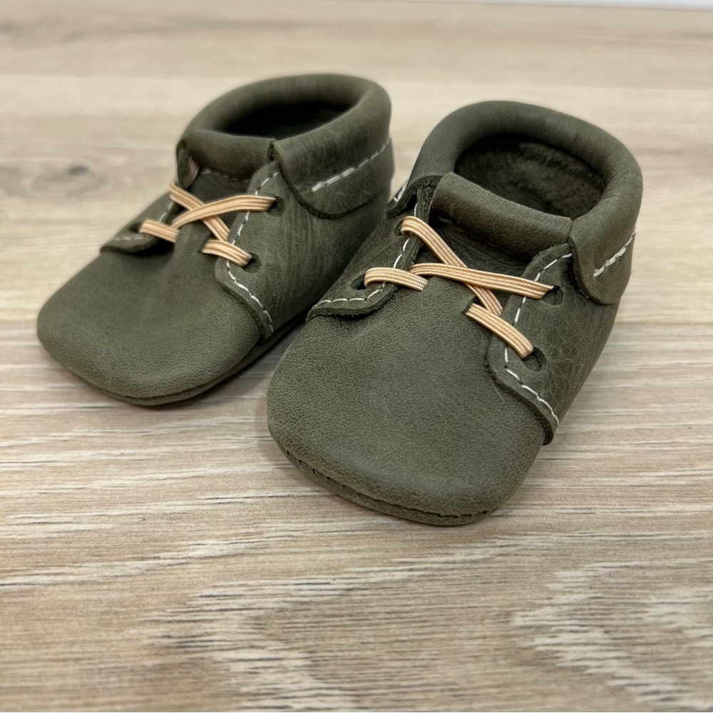 Freshly Picked Olive Green Oxford Baby Shoe